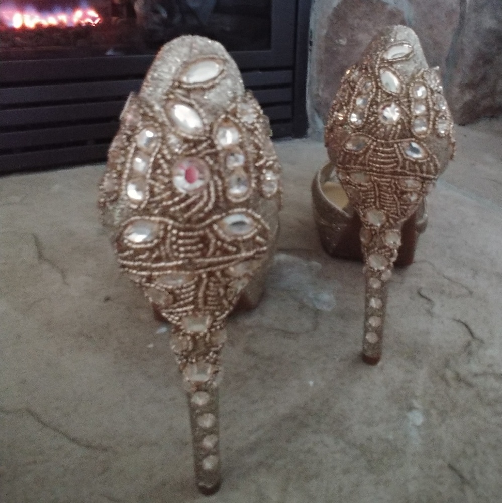 Shoes - Picture 3 of 5